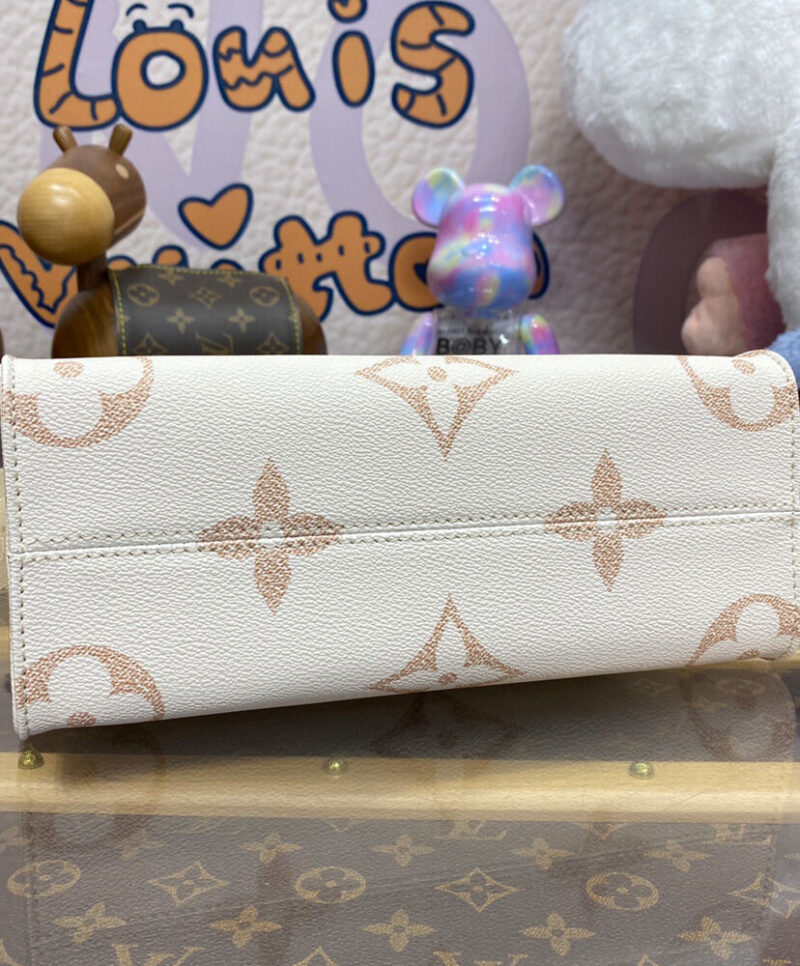 Louis Vuitton OnTheGo PM M24533 Cream